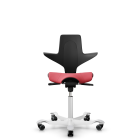 HAG Capisco Puls 8020 B&uuml;rostuhl Sattelsitz mit Sitzfl&auml;chenmatte Schwarz Nexus Rot NEX16 Wei&szlig; Gestellfarbe Weiche Rollen f&uuml;r harte B&ouml;den