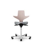 HAG Capisco Puls 8020 B&uuml;rostuhl Sattelsitz mit Sitzfl&auml;chenmatte Pink Nexus Grau NEX01 Wei&szlig; Aluminium poliert Harte Rollen f&uuml;r weiche B&ouml;den